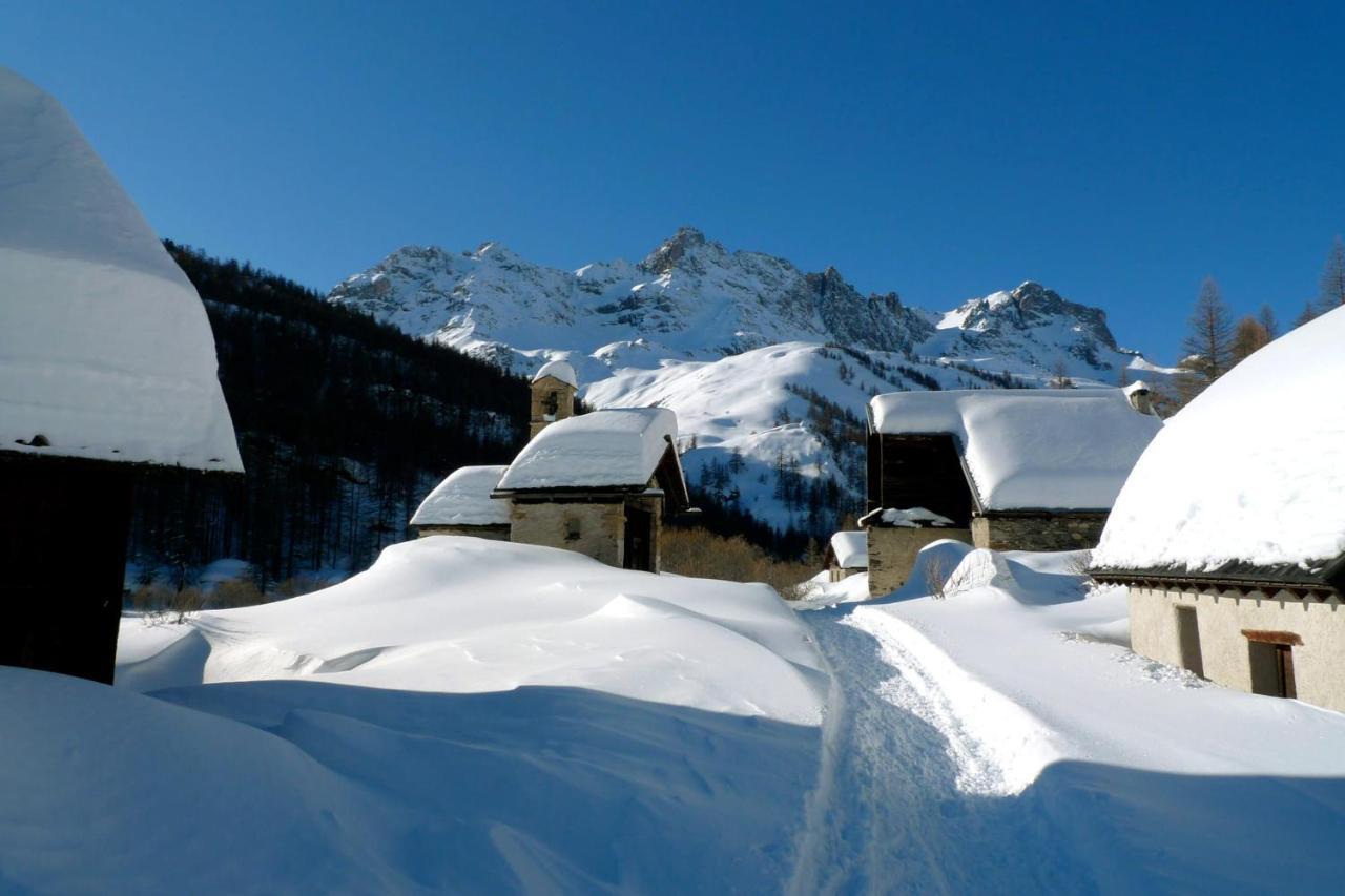 Le Leyrier Hameau Des Chazals Nevache Hautes Alpes Esterno foto